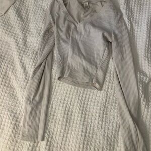 Bozzolo V-Neck Ribbed Long Sleeve Top - Light Gray